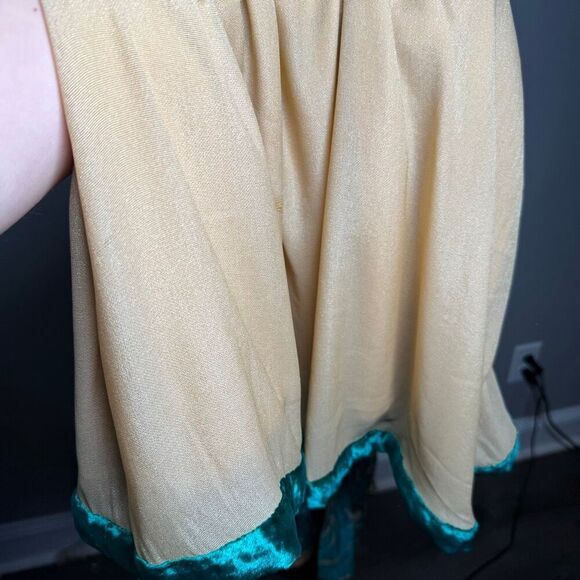 Two piece satin embroidered baroque pattern duster and slip dress - Picture 9 of 14